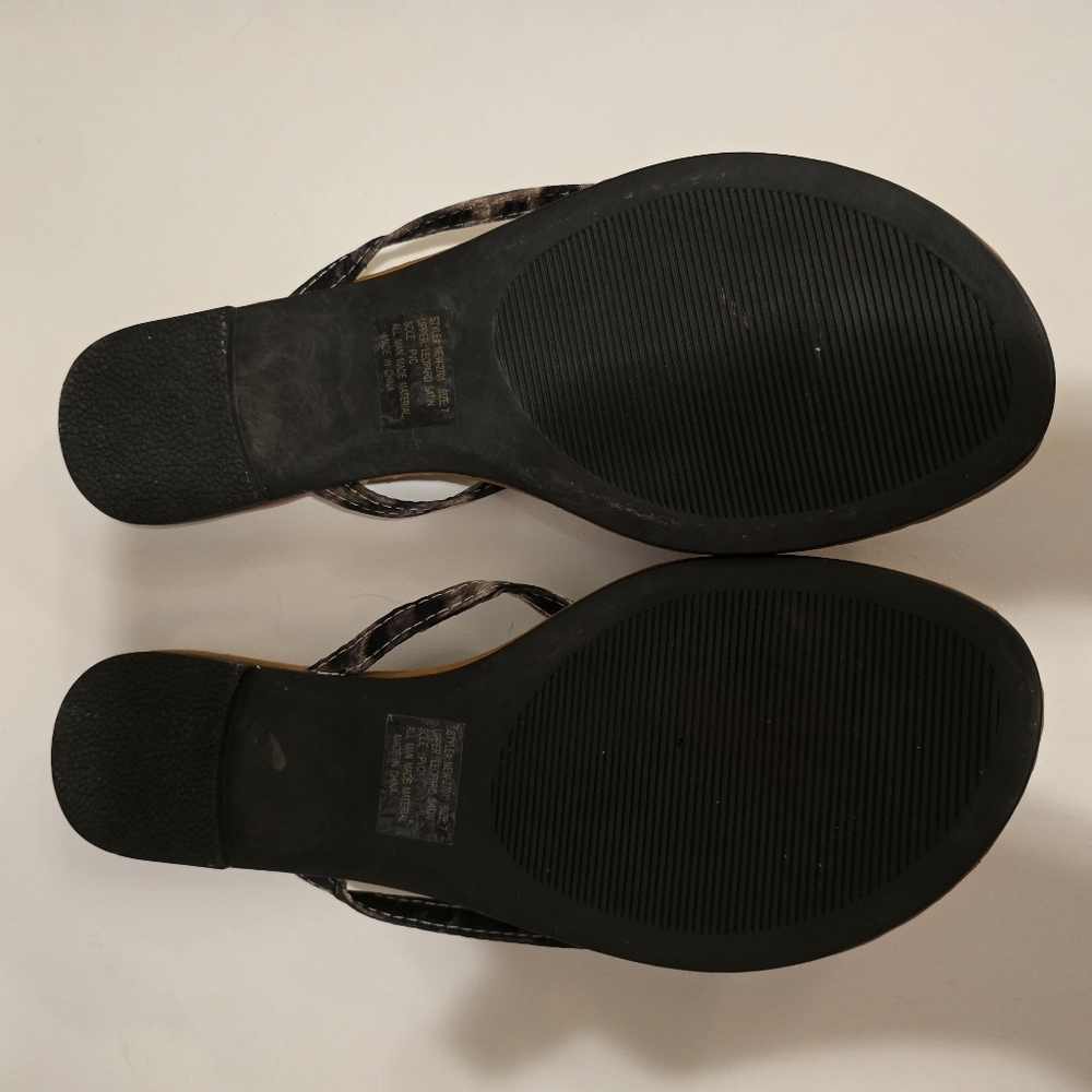 JEFFERY D Flip Flop Sandals Flower Decal in Animal Print w Silver Hardware Sz 7 - Picture 12 of 13